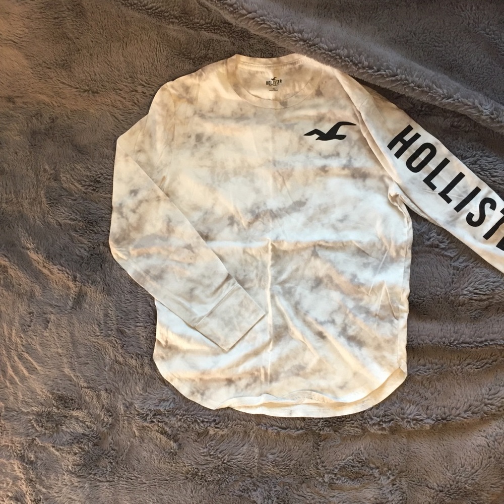 Hollister long sleeve t-shirt